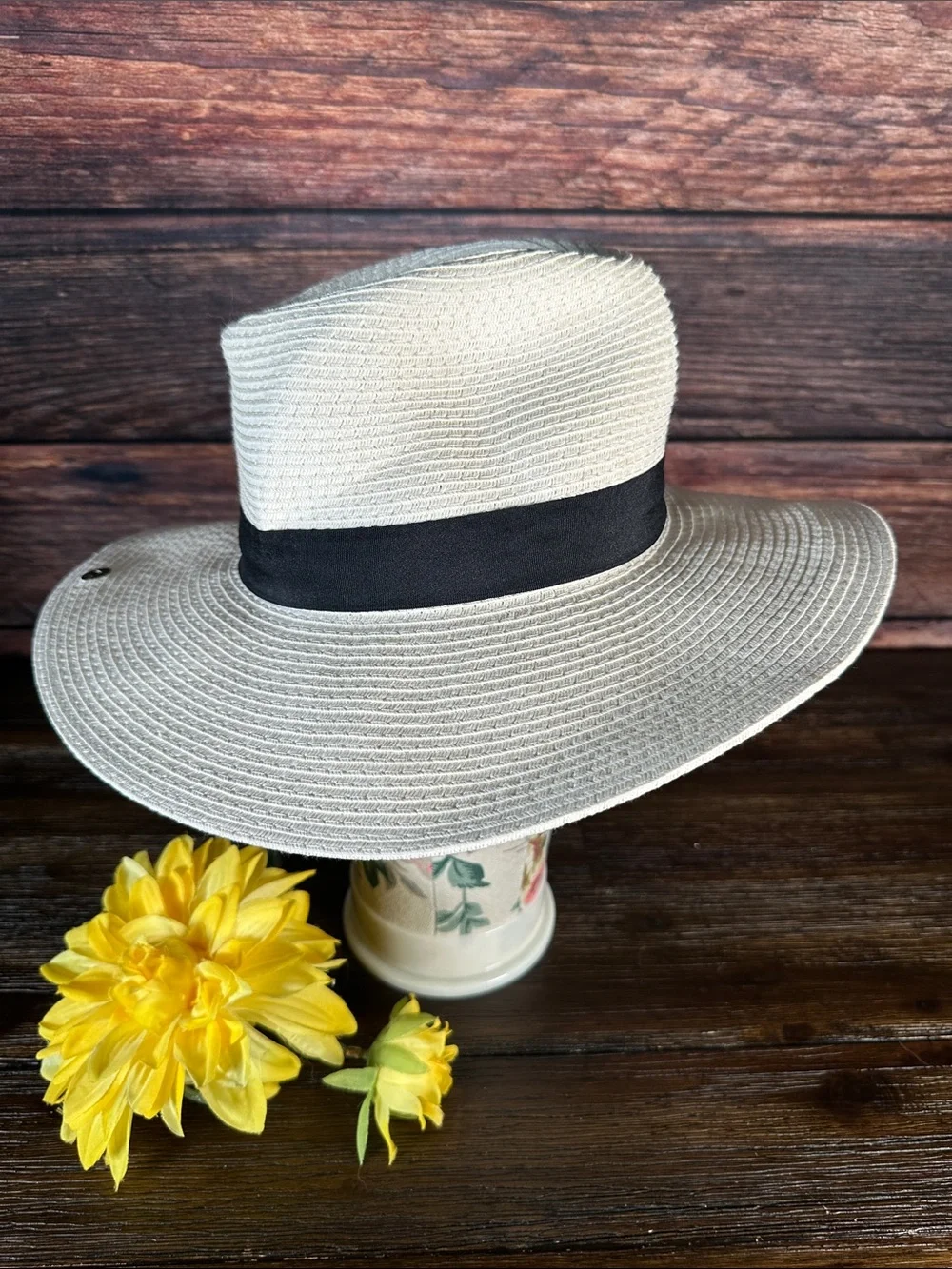 Peter Grimm White Wide Brim Sun Hat with Black Band